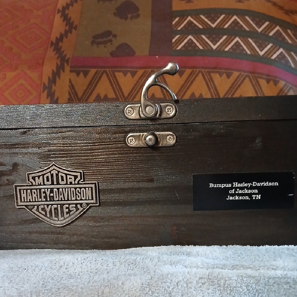 Harley-Davidson Black Wooden Box with Silver Accents - Picture 6 of 12